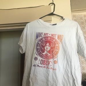 Obey T-shirt size medium